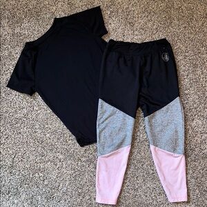 Geometric Black and Gray Leggings for Active Wear